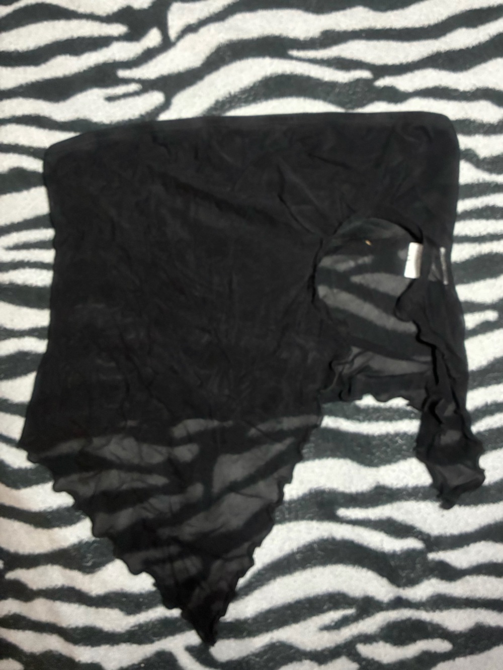 ⭒ black flowy shein tube top